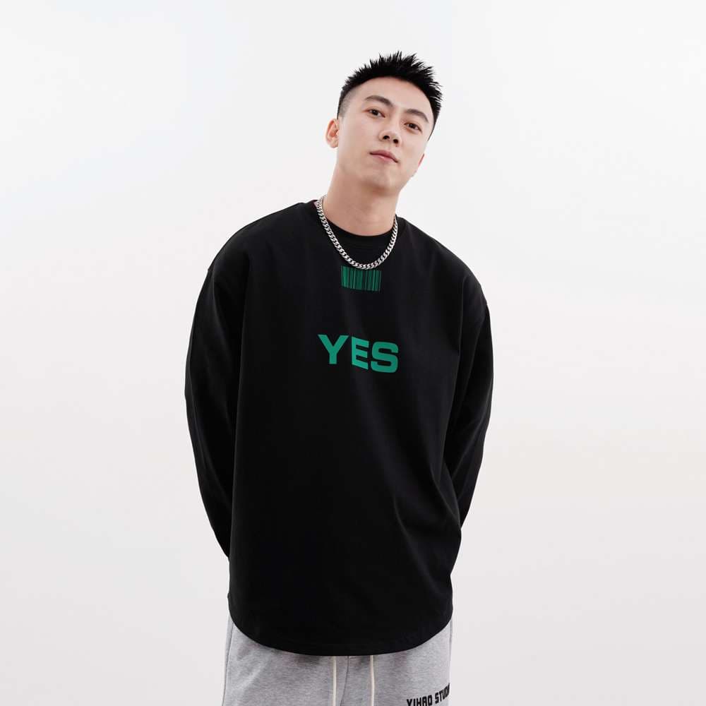 アメカジ シンプルロゴ入りオーバーサイズトレーナー