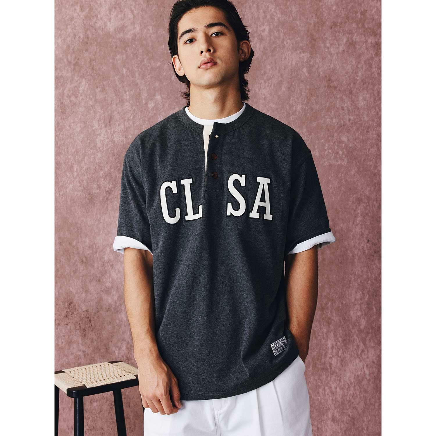 アメカジ ヘンリーネック ロゴプリント スポーツTシャツ