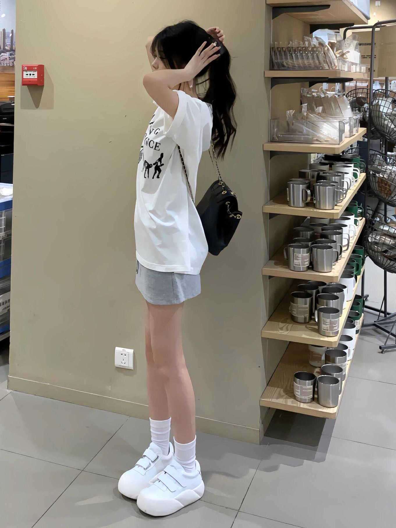 アメカジ ミステリアスな踊り子プリントTシャツ