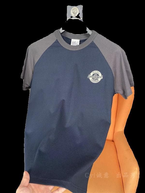 アメカジ ロゴ入りラグランスリーブTシャツ